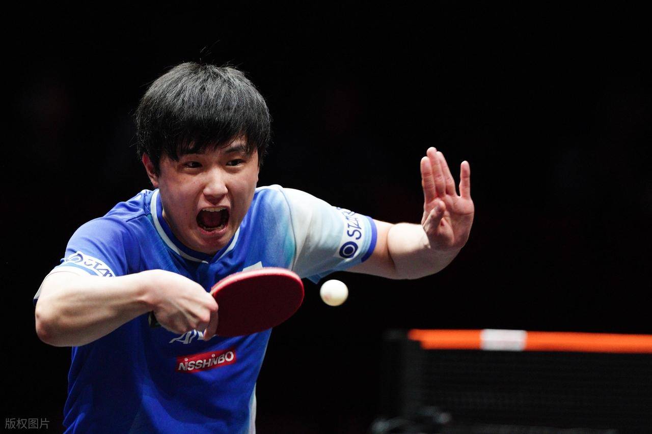 愤怒！央媒痛斥张本智和拜鬼+三笘薰与战犯合影：带来严重伤害