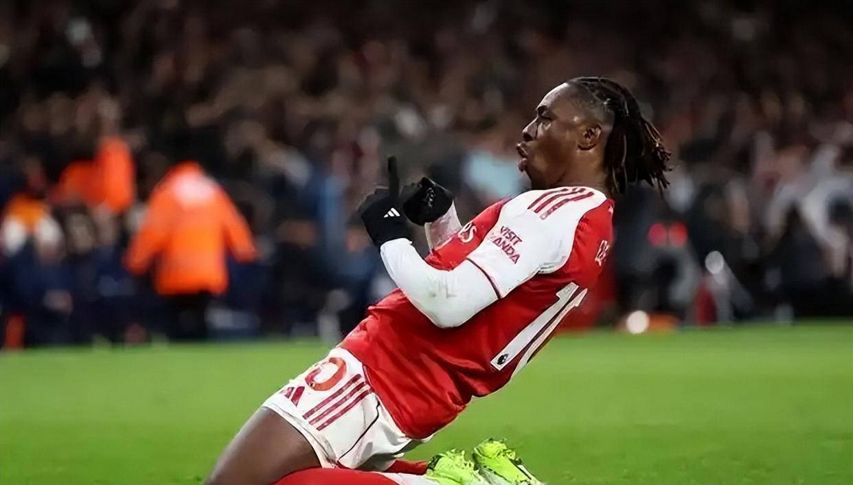 英超赛程深度解析：阿森纳挑战连遇强敌，曼城赛程优势明显