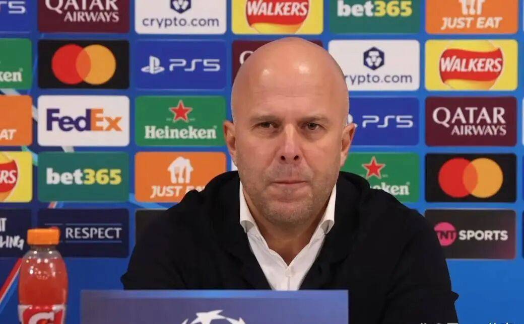 11打9也会逆风！斯洛特用废巨星阵容，利物浦惨胜热刺真靠运气？