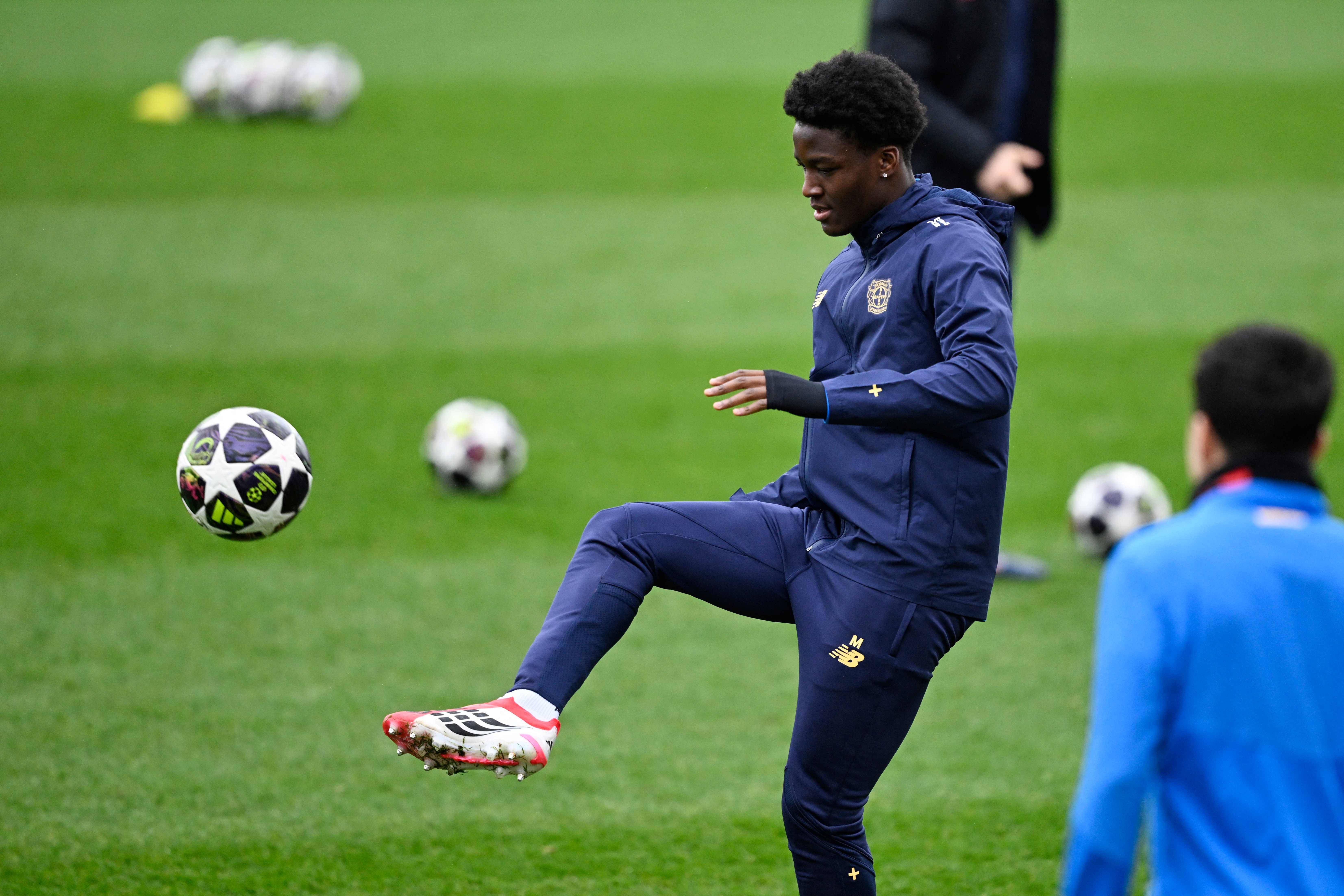 （外代二线）足球——欧冠：勒沃库森赛前训练