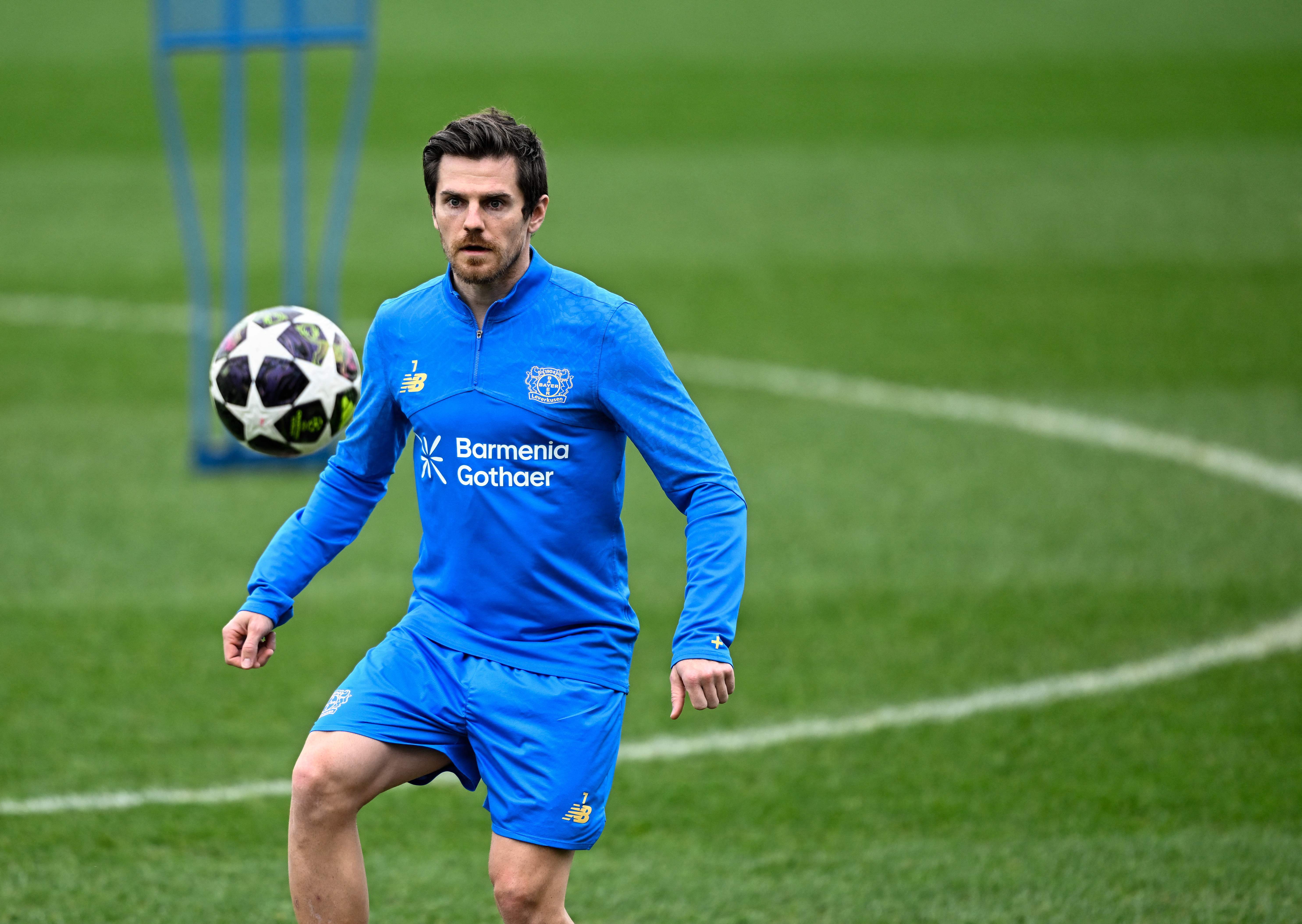 （外代二线）足球——欧冠：勒沃库森赛前训练