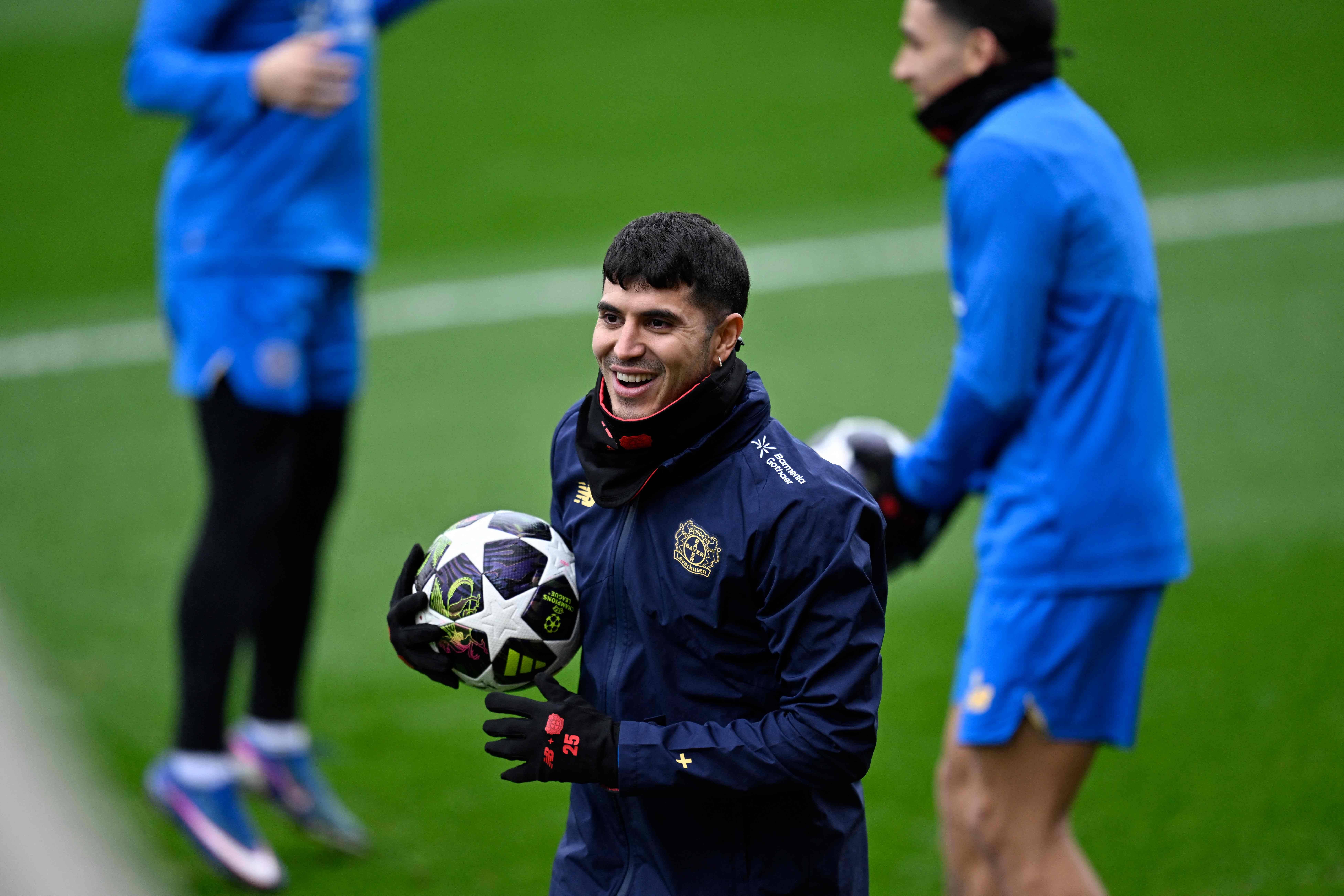 （外代二线）足球——欧冠：勒沃库森赛前训练