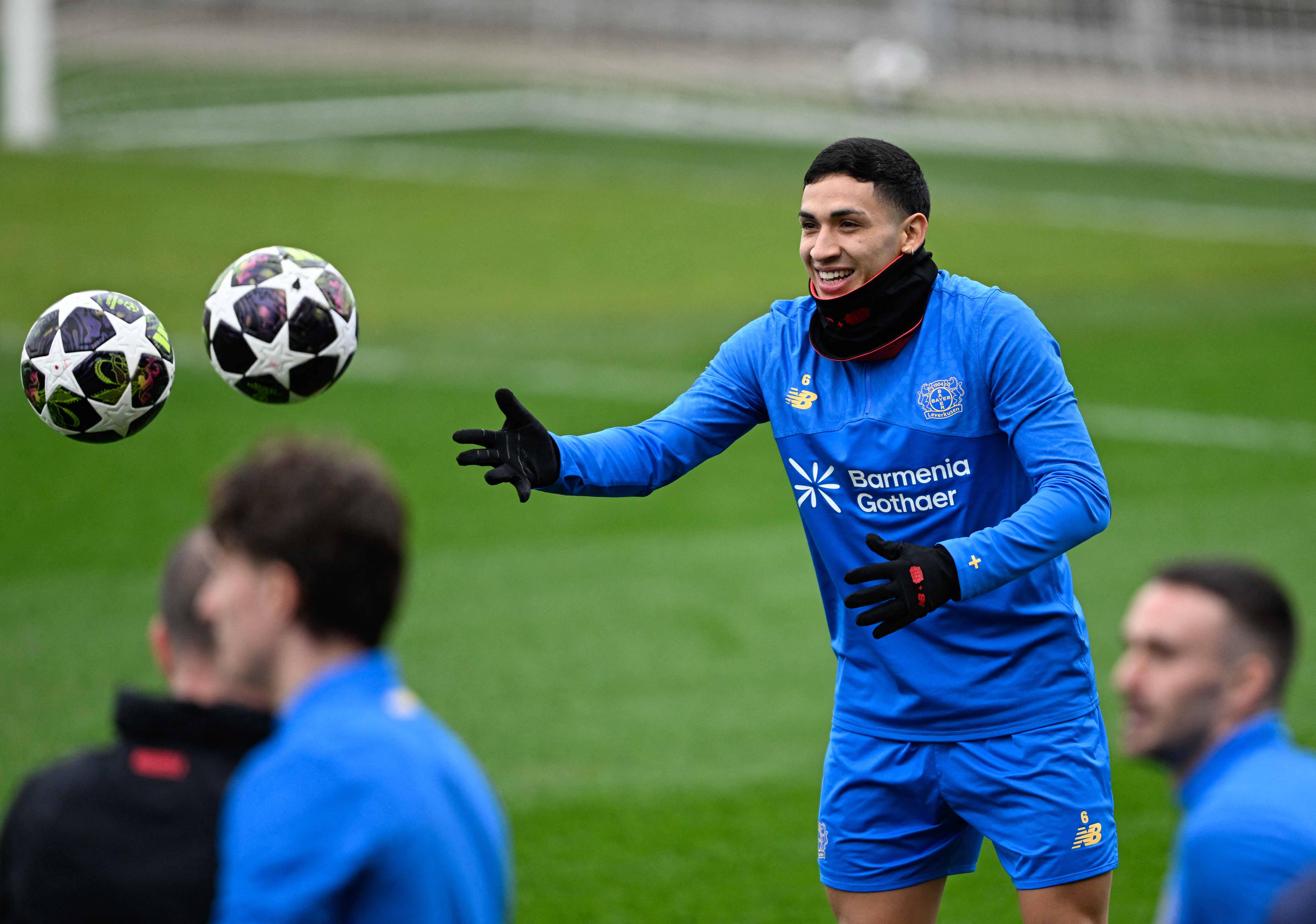 （外代二线）足球——欧冠：勒沃库森赛前训练