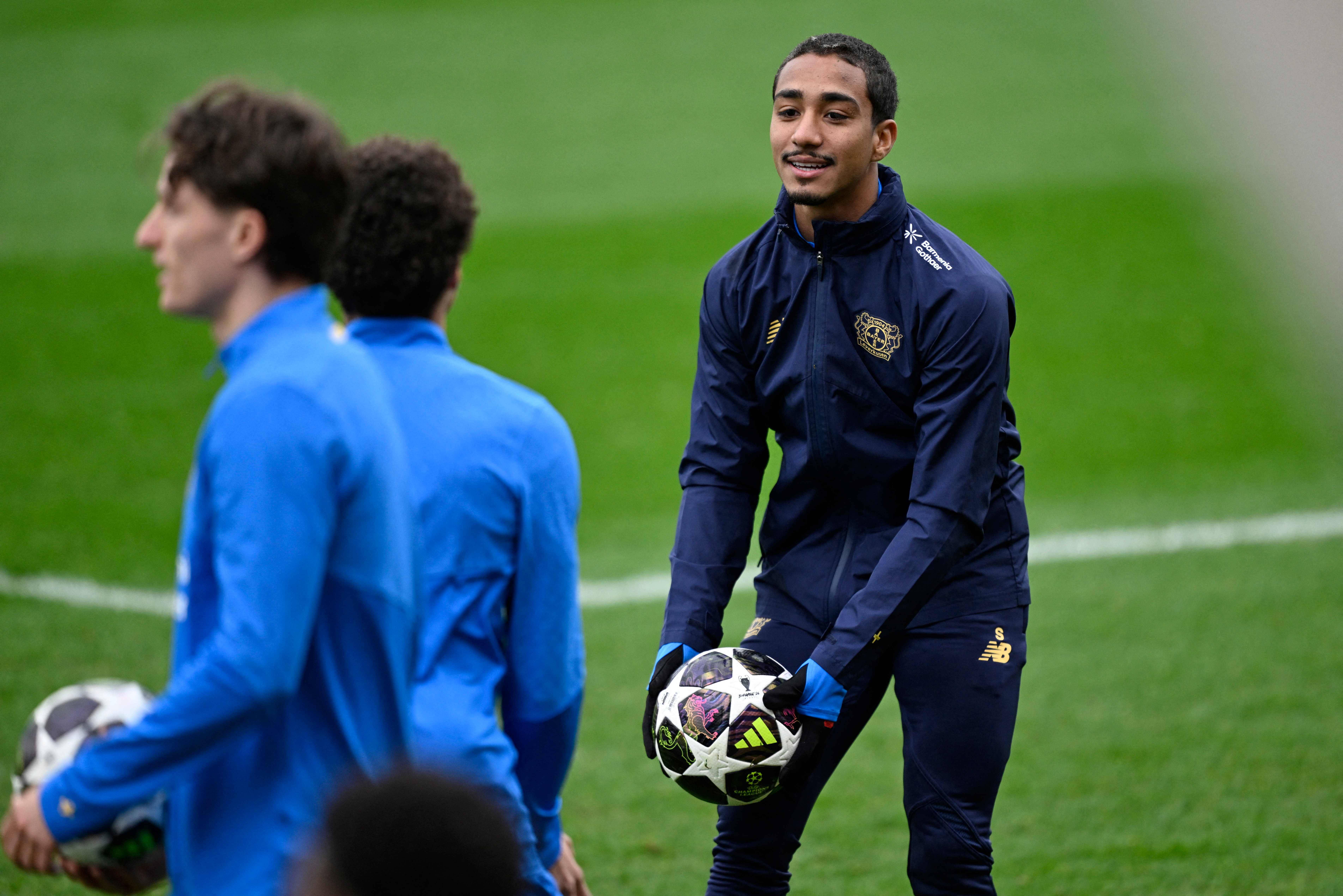 （外代二线）足球——欧冠：勒沃库森赛前训练