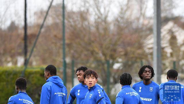 足球丨魏祥鑫参加欧塞尔预备队训练