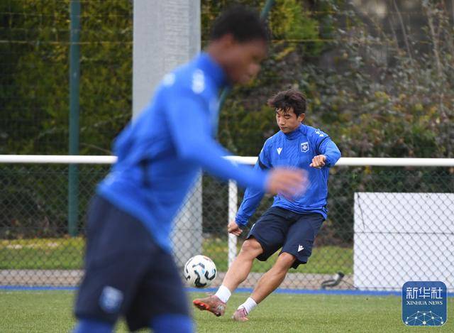 足球丨魏祥鑫参加欧塞尔预备队训练