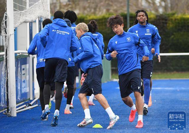 足球丨魏祥鑫参加欧塞尔预备队训练