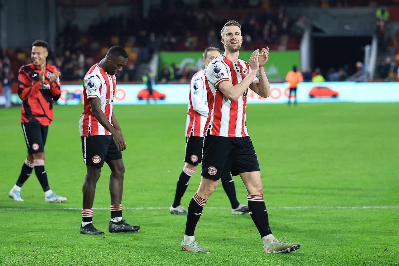 世界杯平台-足总杯1-0，乌龙球制胜，英超球队险胜业余球队，惊险晋级